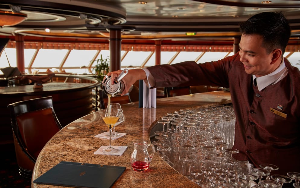 Cunard Cruise Line QV Commodore Club 0.jpg